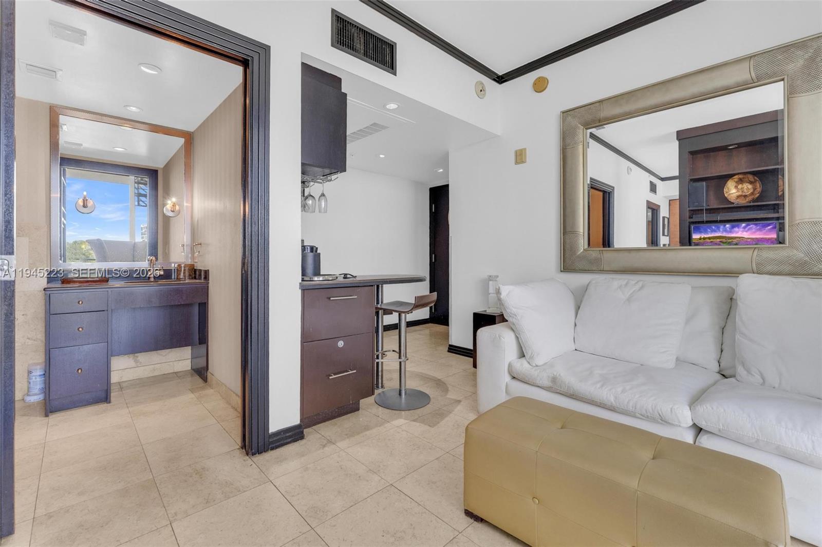 DE SOLEIL S BCH RESIDENTI - Residential