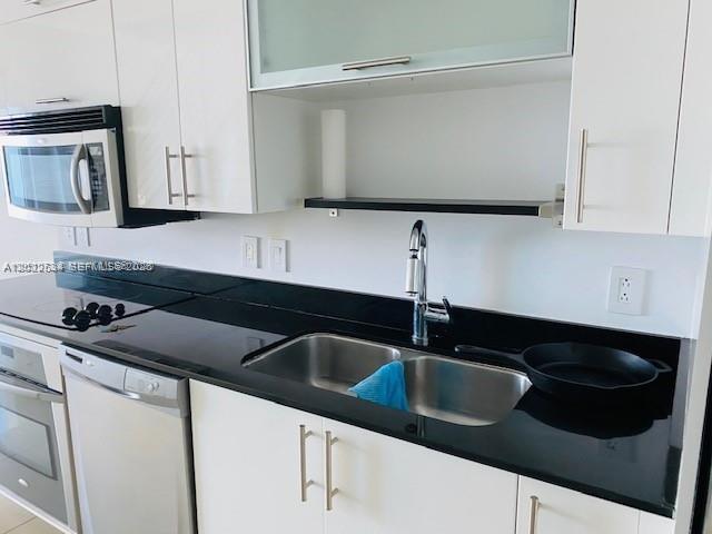 INFINITY AT BRICKELL COND - Residential