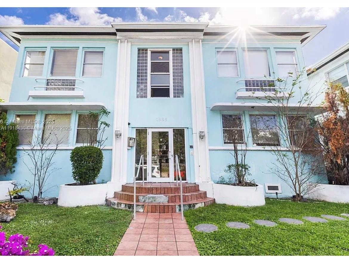 1555 Pennsylvania 105