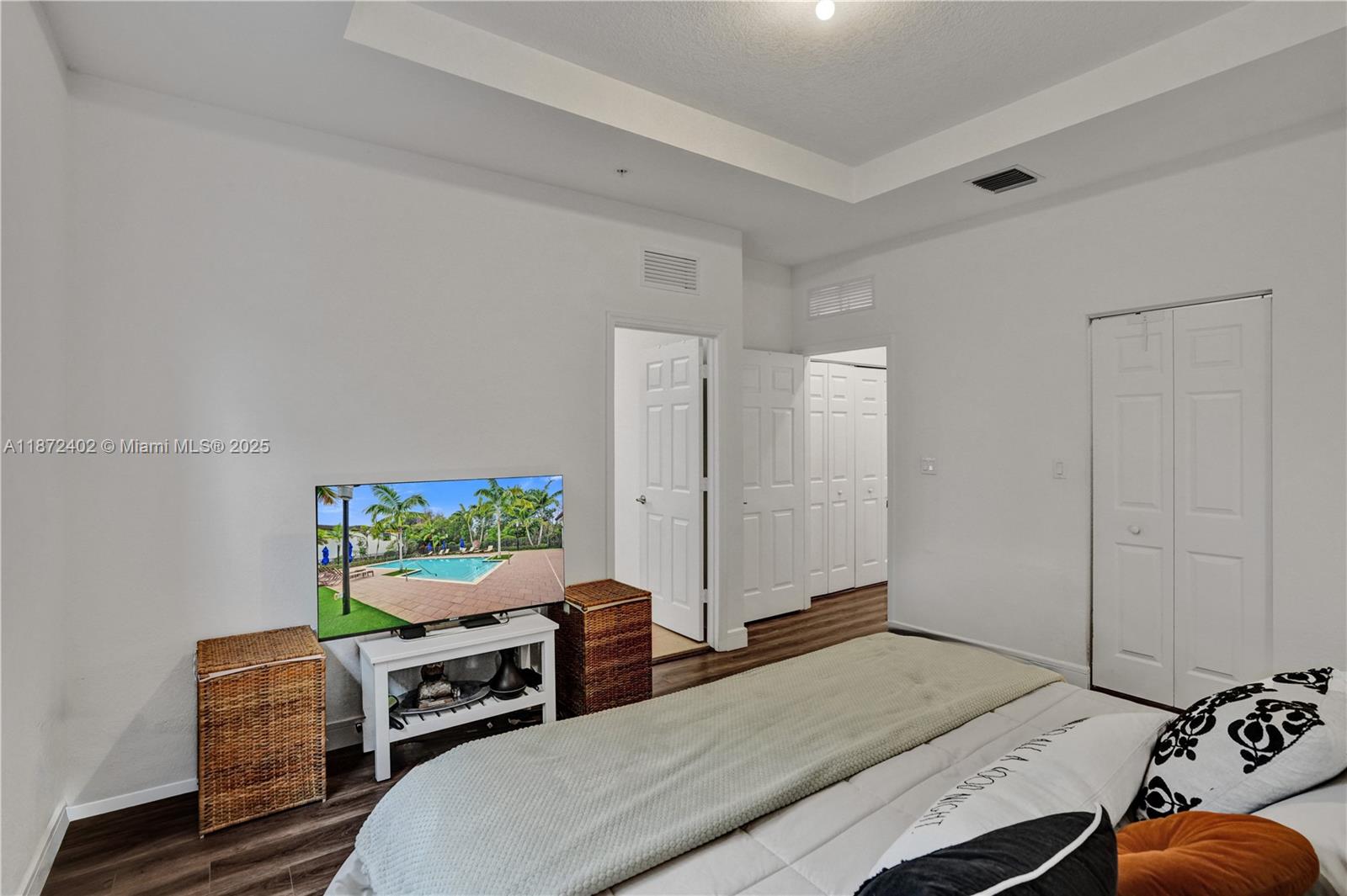 STELLAR PEMBROKE PINES - Residential