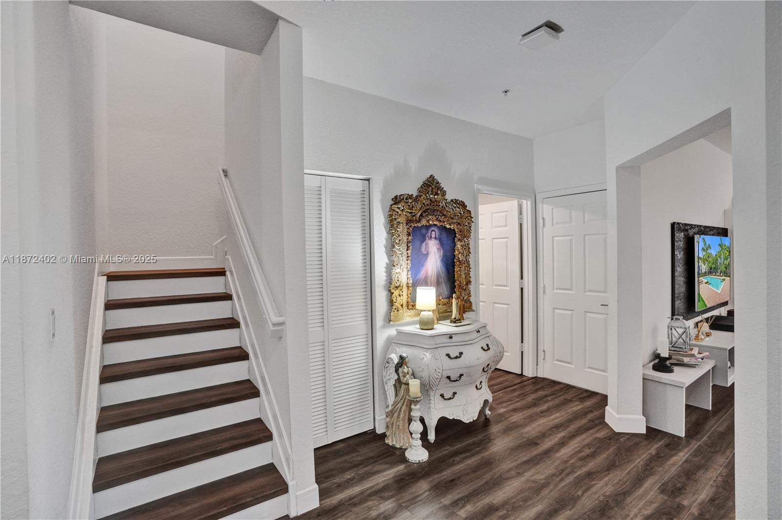 STELLAR PEMBROKE PINES - Residential