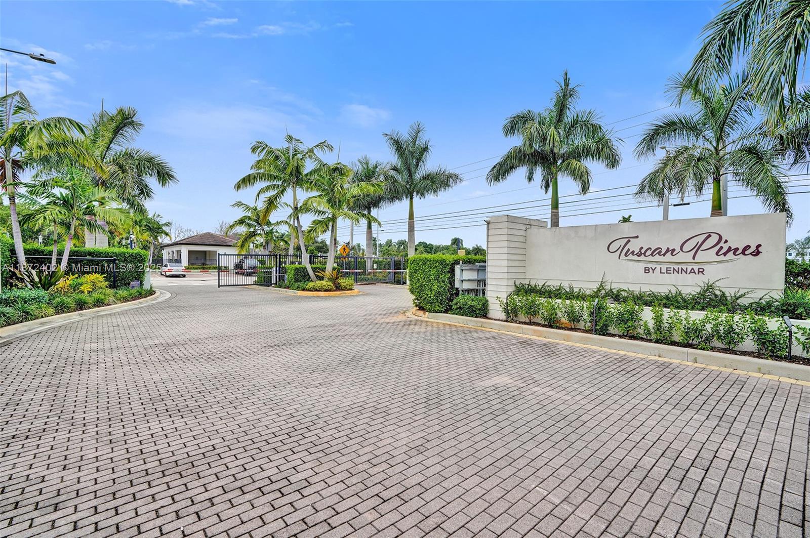 STELLAR PEMBROKE PINES - Residential