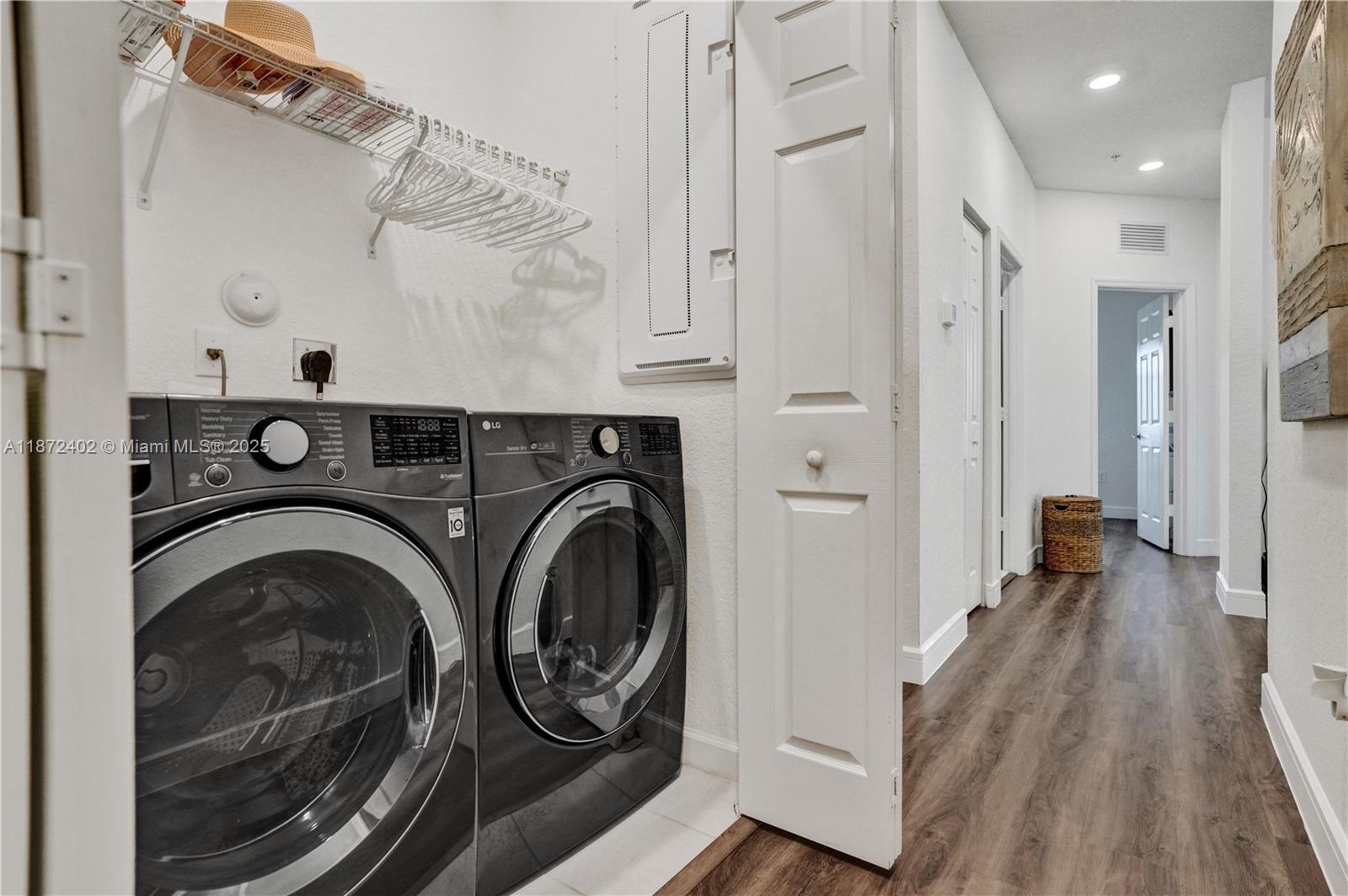 STELLAR PEMBROKE PINES - Residential