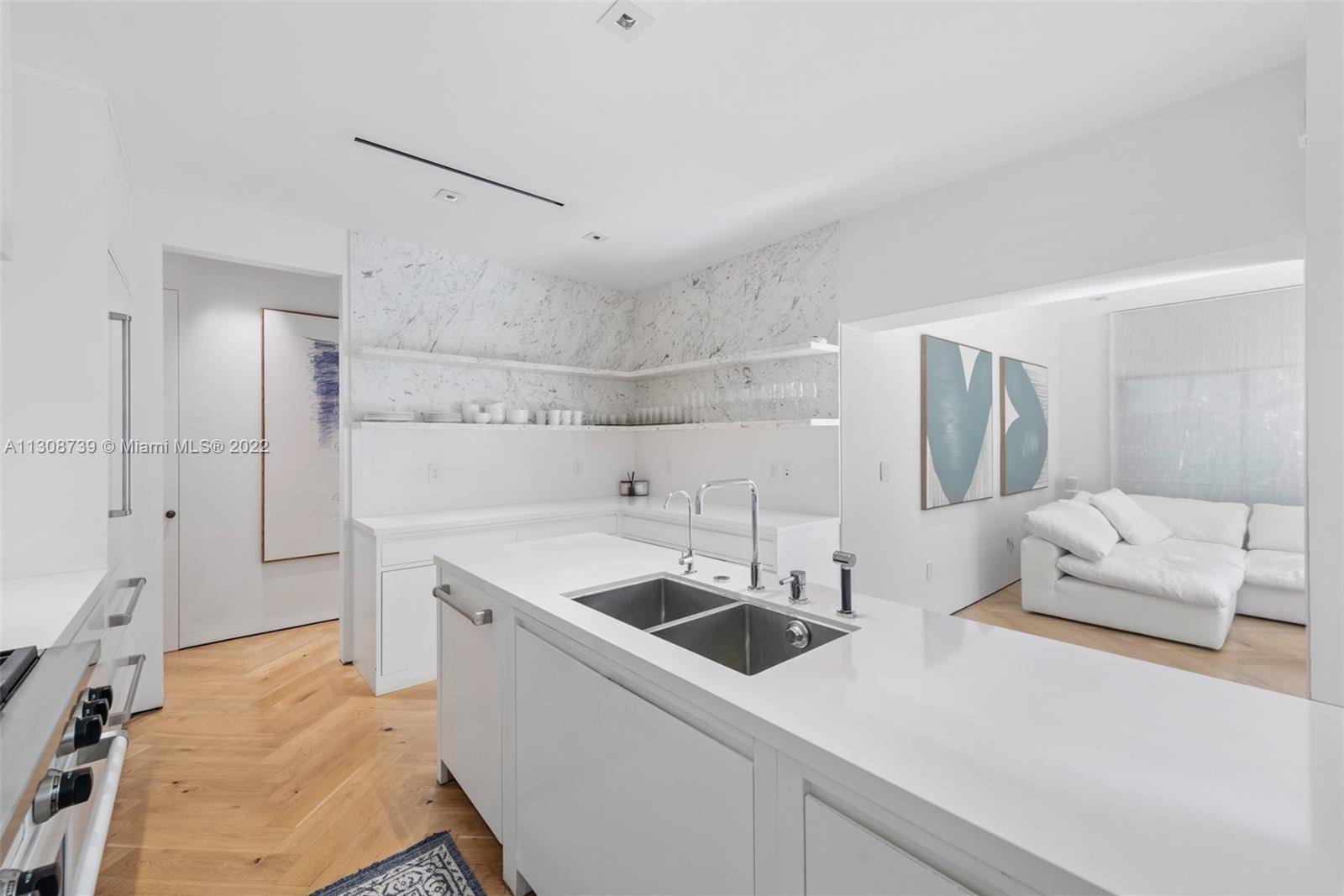 SUNSET LAKE - Residential