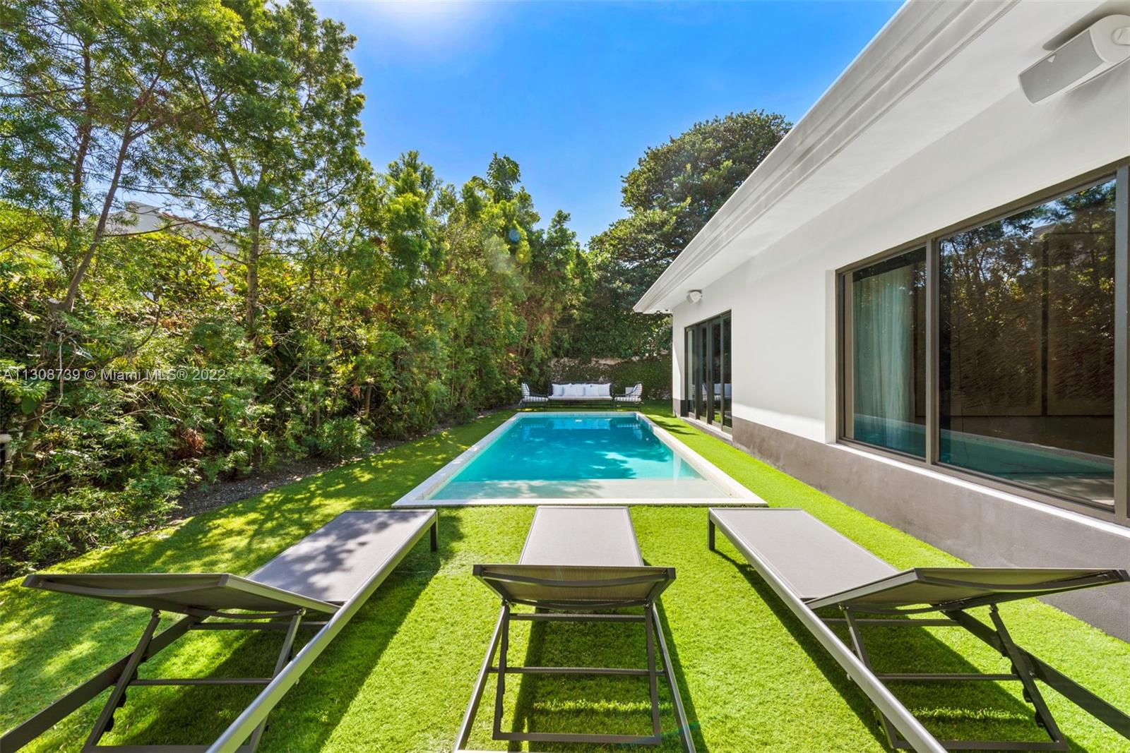 SUNSET LAKE - Residential