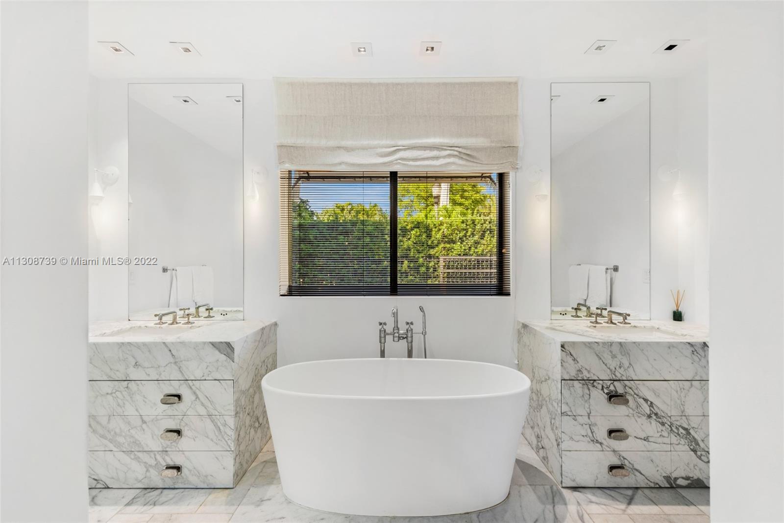 SUNSET LAKE - Residential