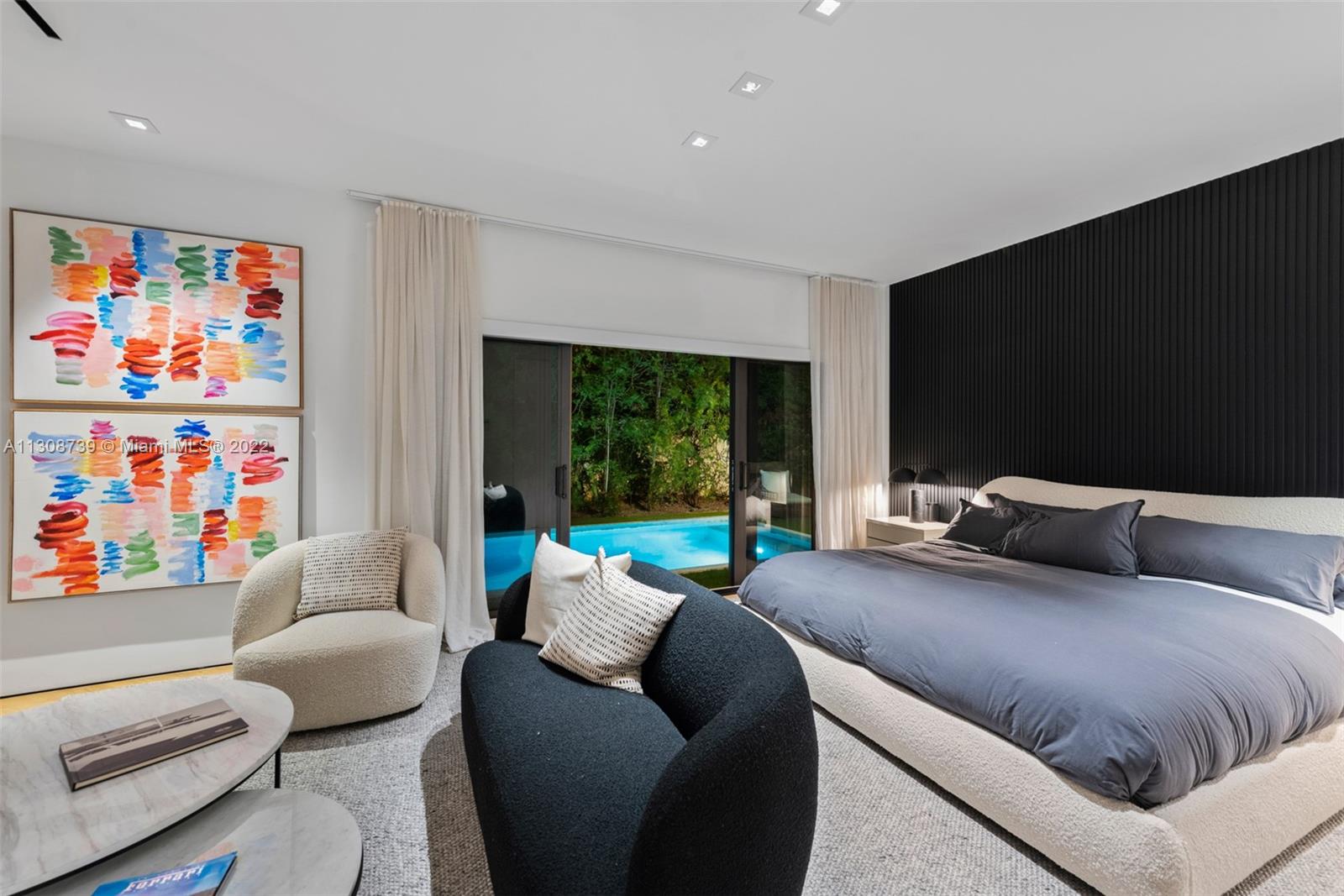 SUNSET LAKE - Residential