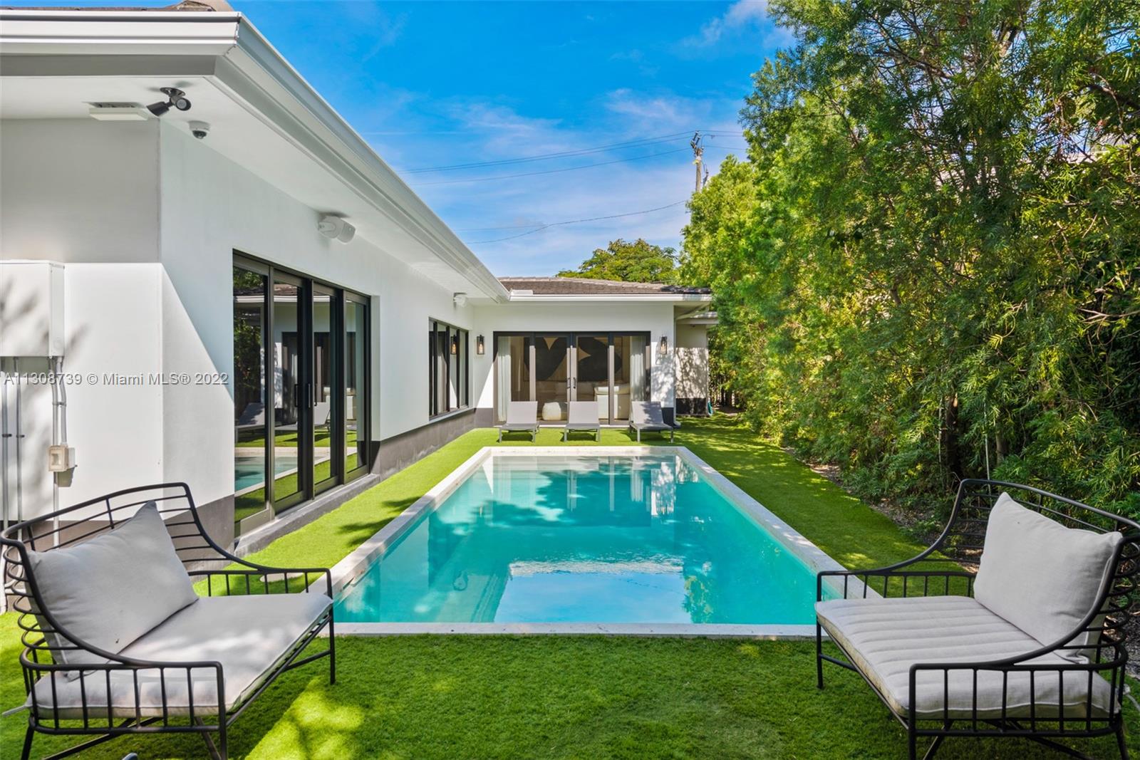 SUNSET LAKE - Residential