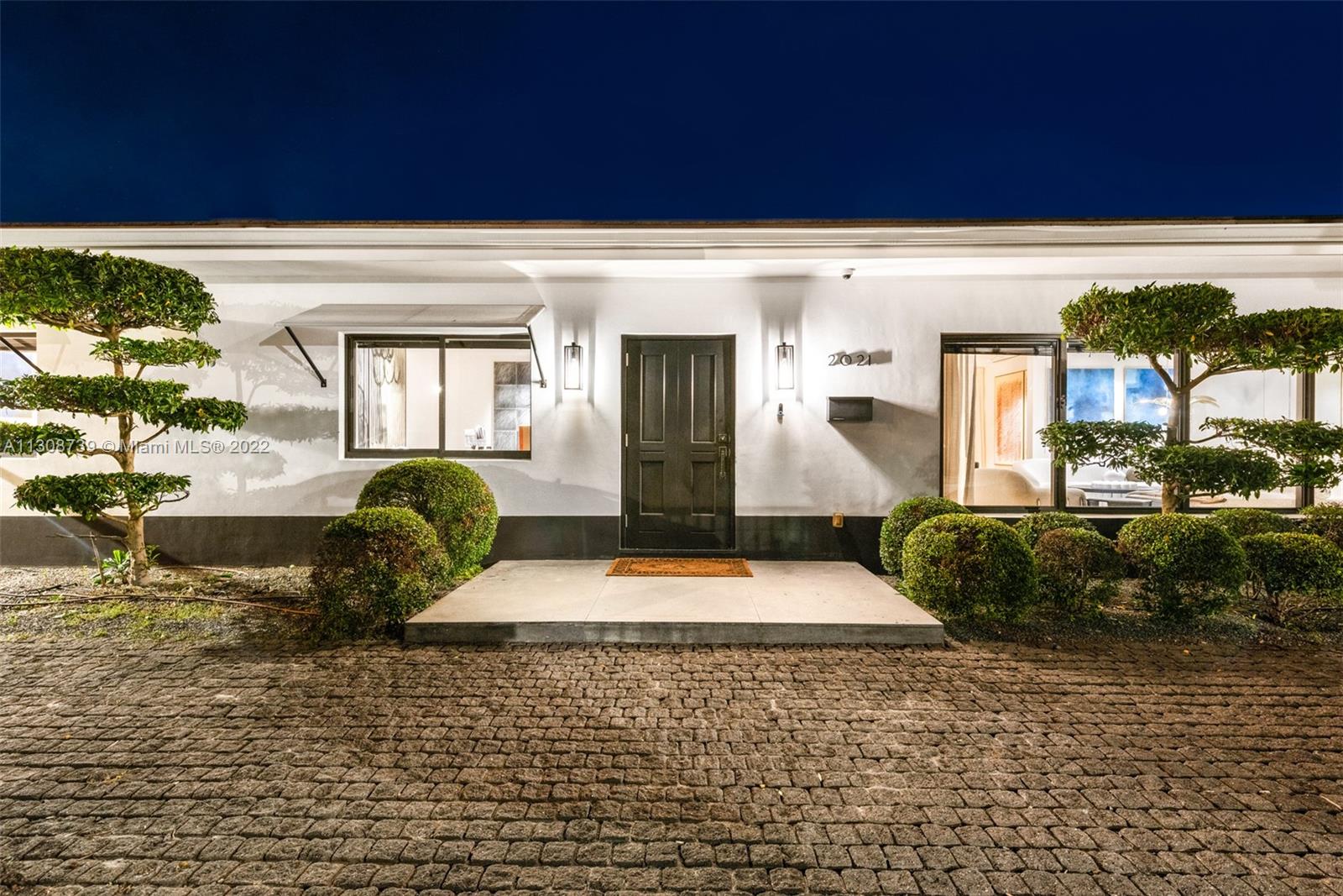 SUNSET LAKE - Residential