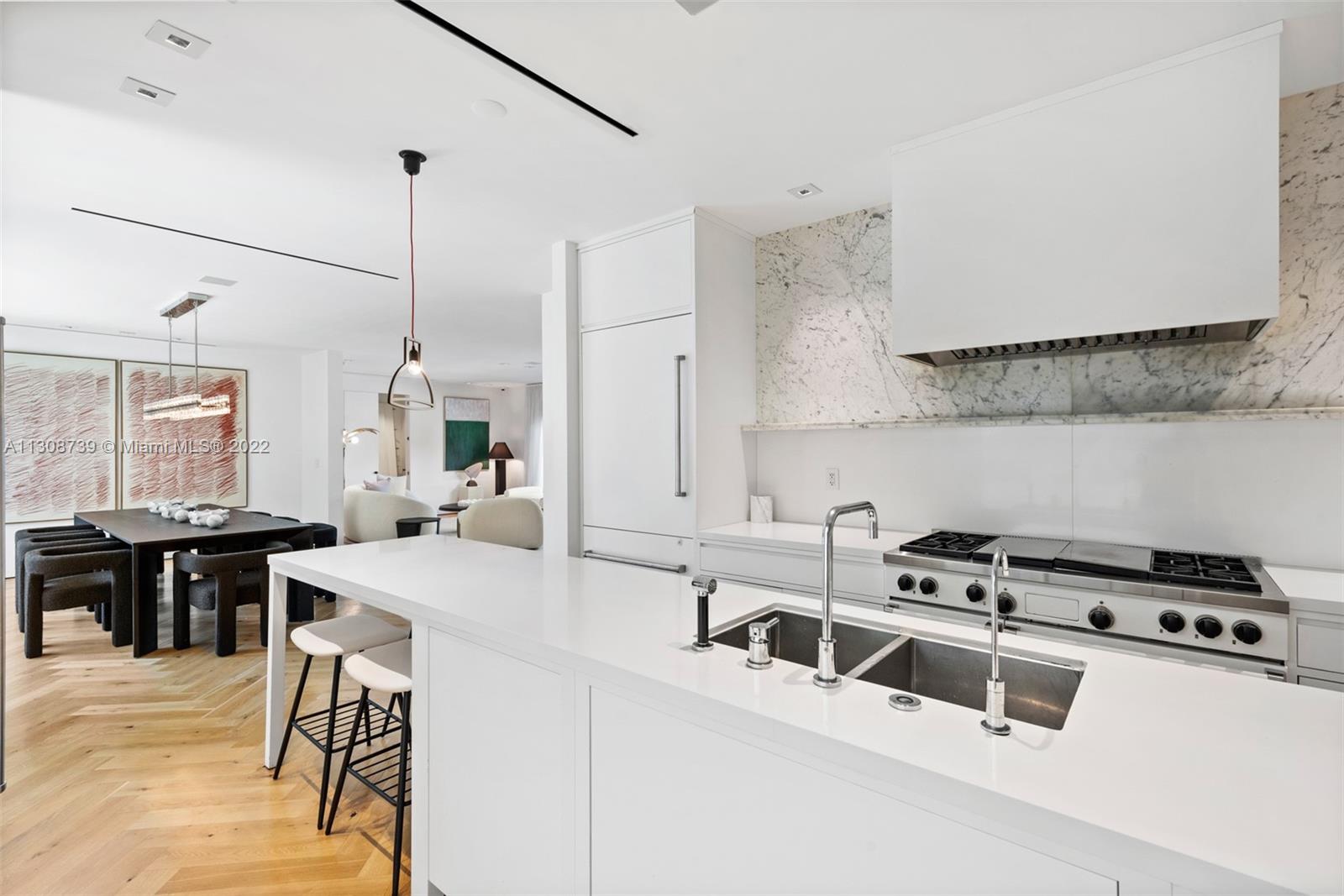 SUNSET LAKE - Residential