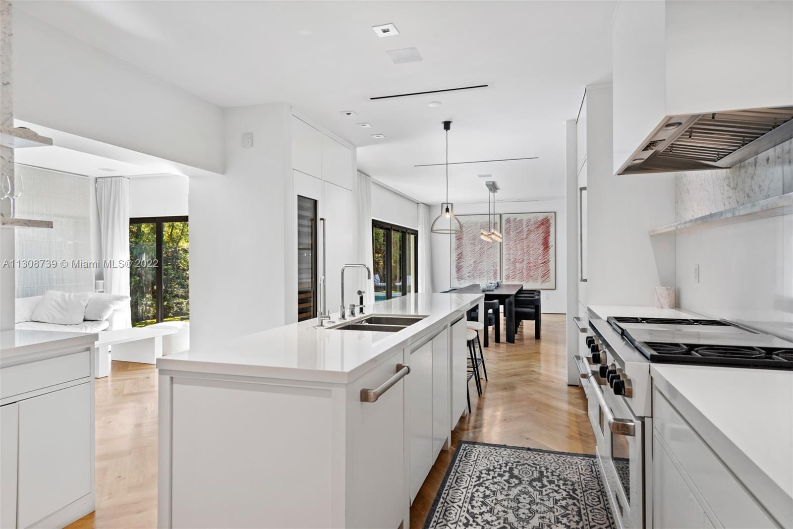 SUNSET LAKE - Residential