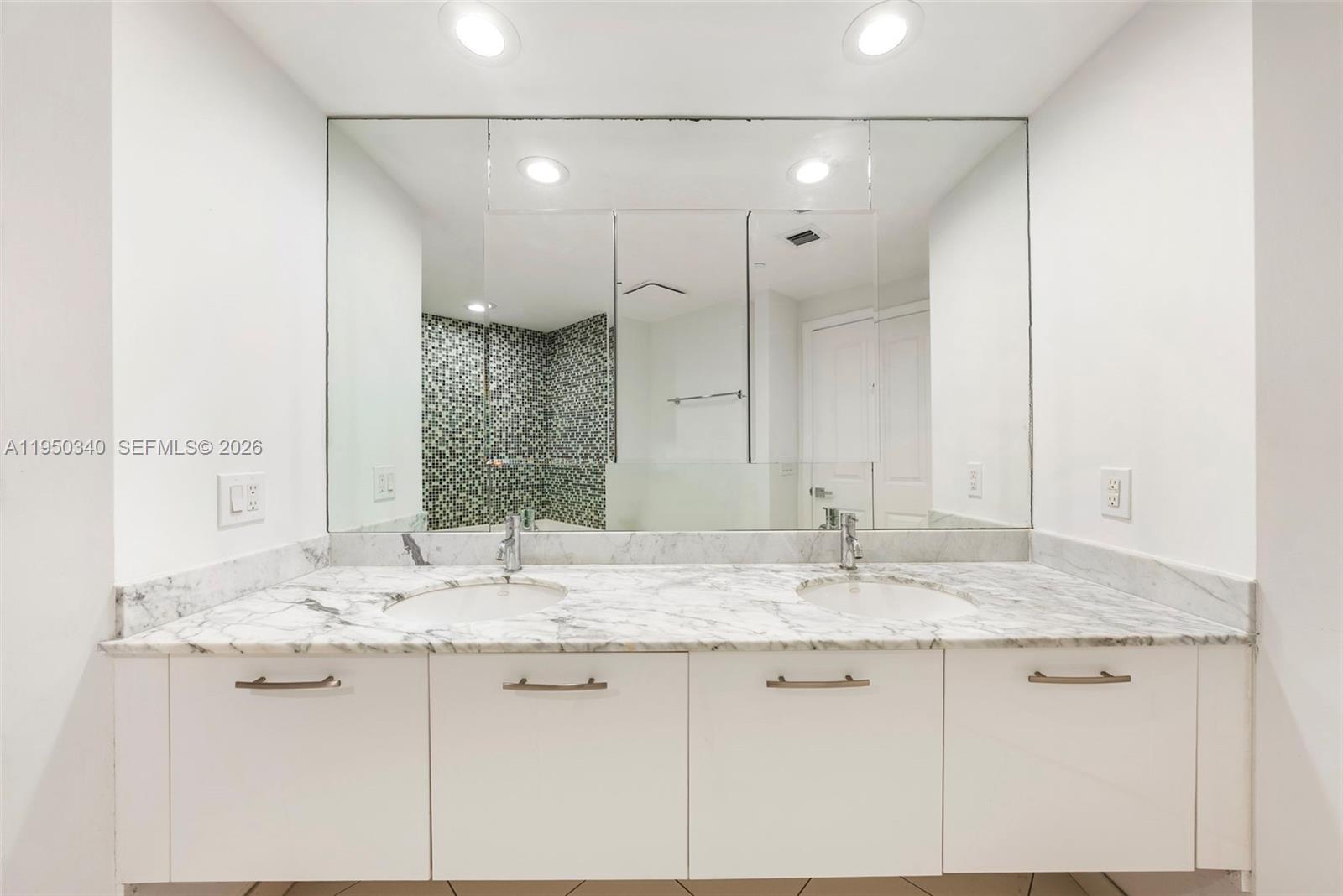 500 BRICKELL EAST CONDO - Residential