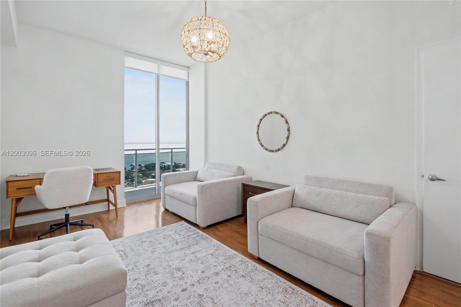 LEXI CONDO - Residential