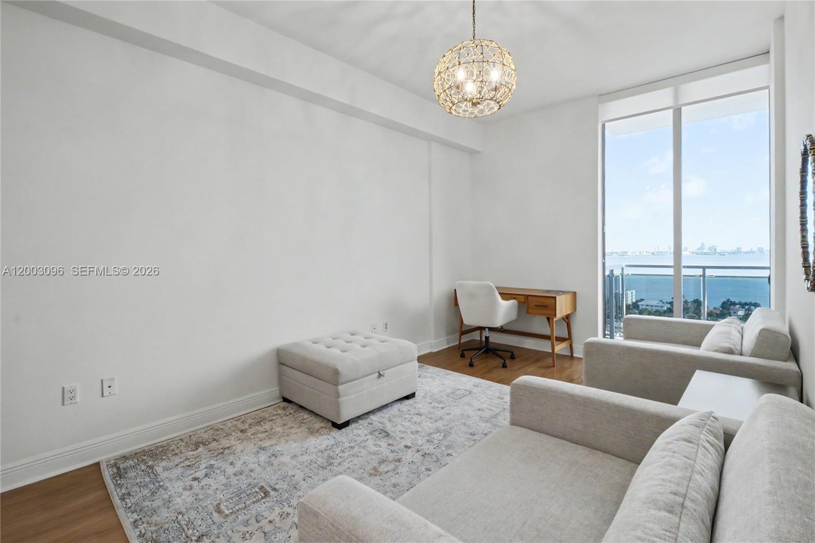 LEXI CONDO - Residential