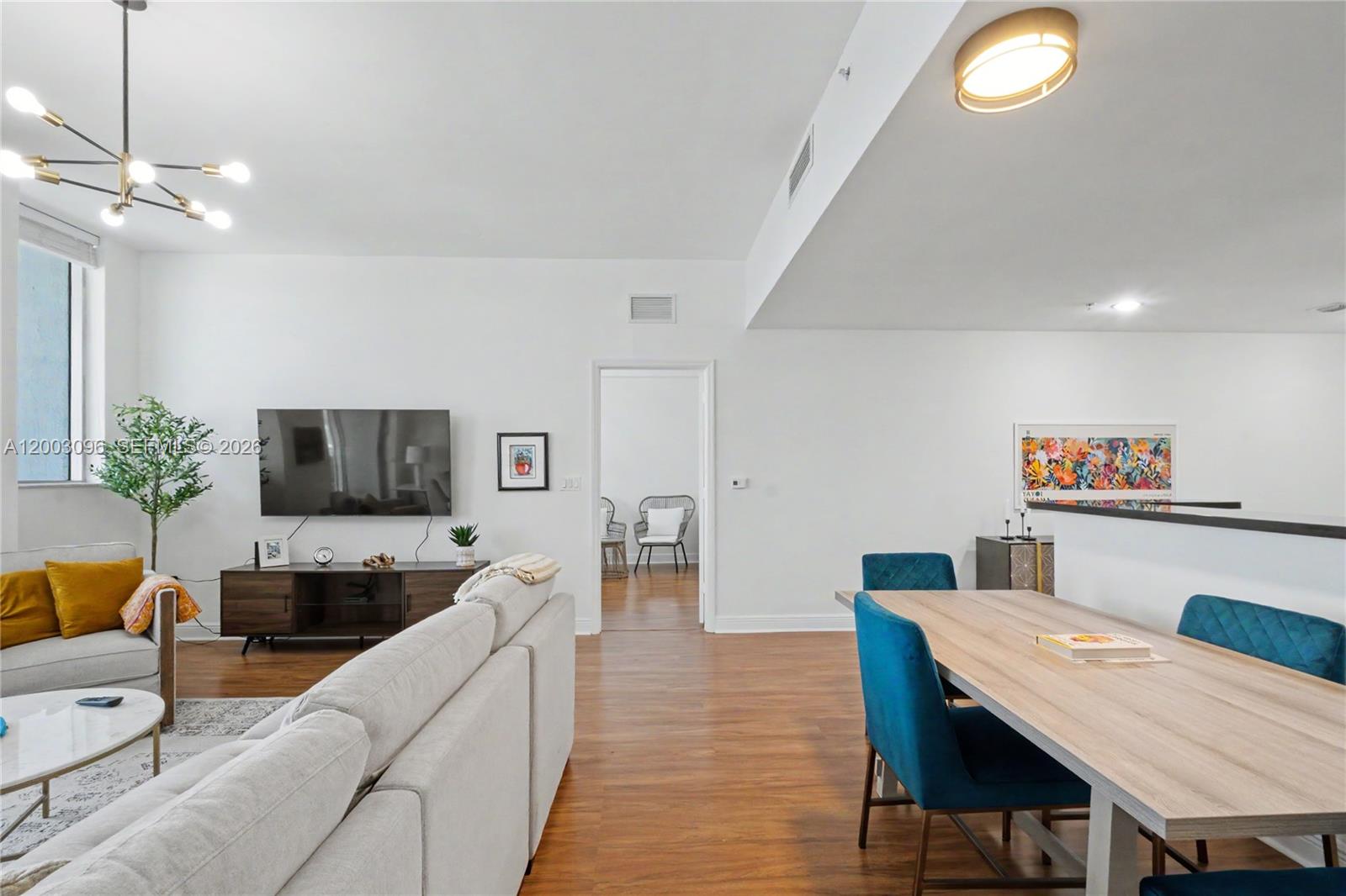 LEXI CONDO - Residential