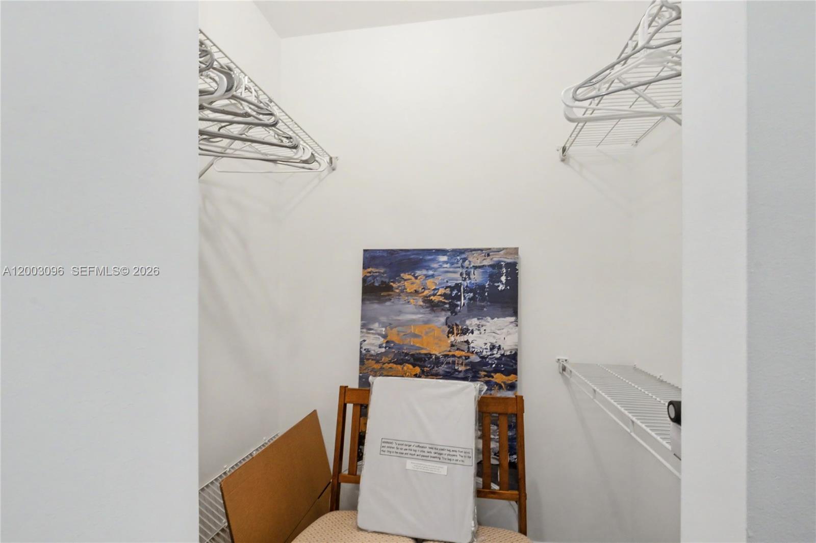 LEXI CONDO - Residential