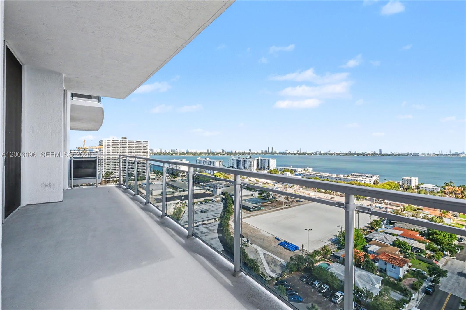 LEXI CONDO - Residential