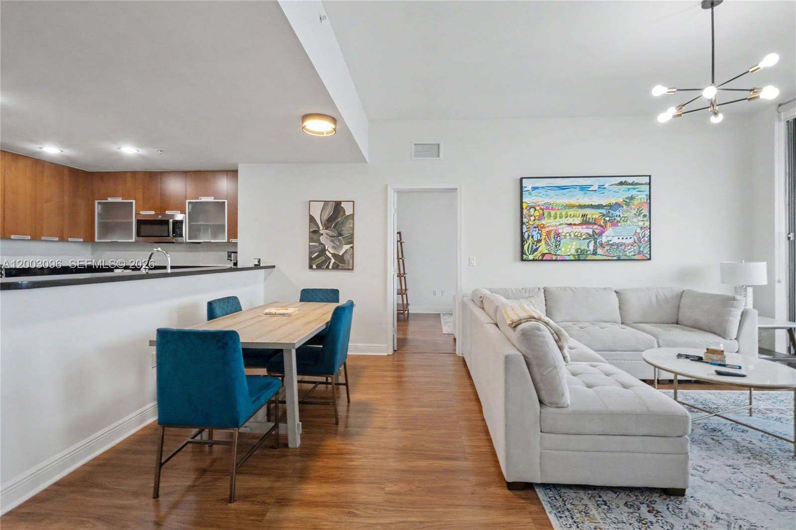 LEXI CONDO - Residential