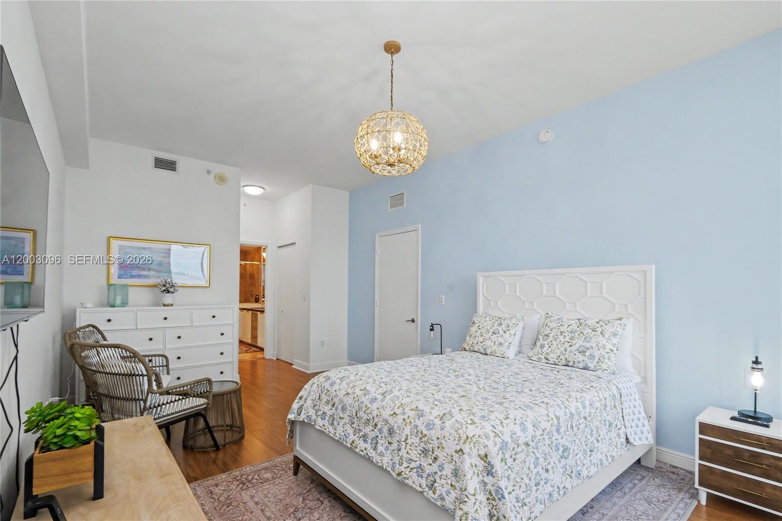 LEXI CONDO - Residential