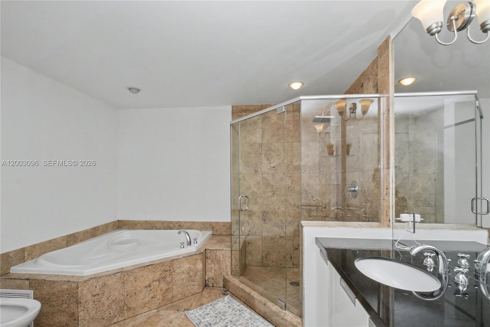 LEXI CONDO - Residential