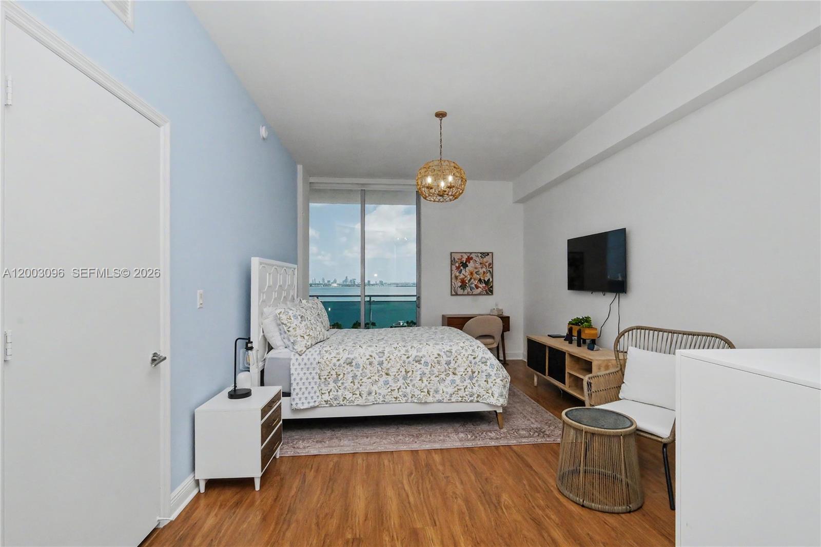 LEXI CONDO - Residential