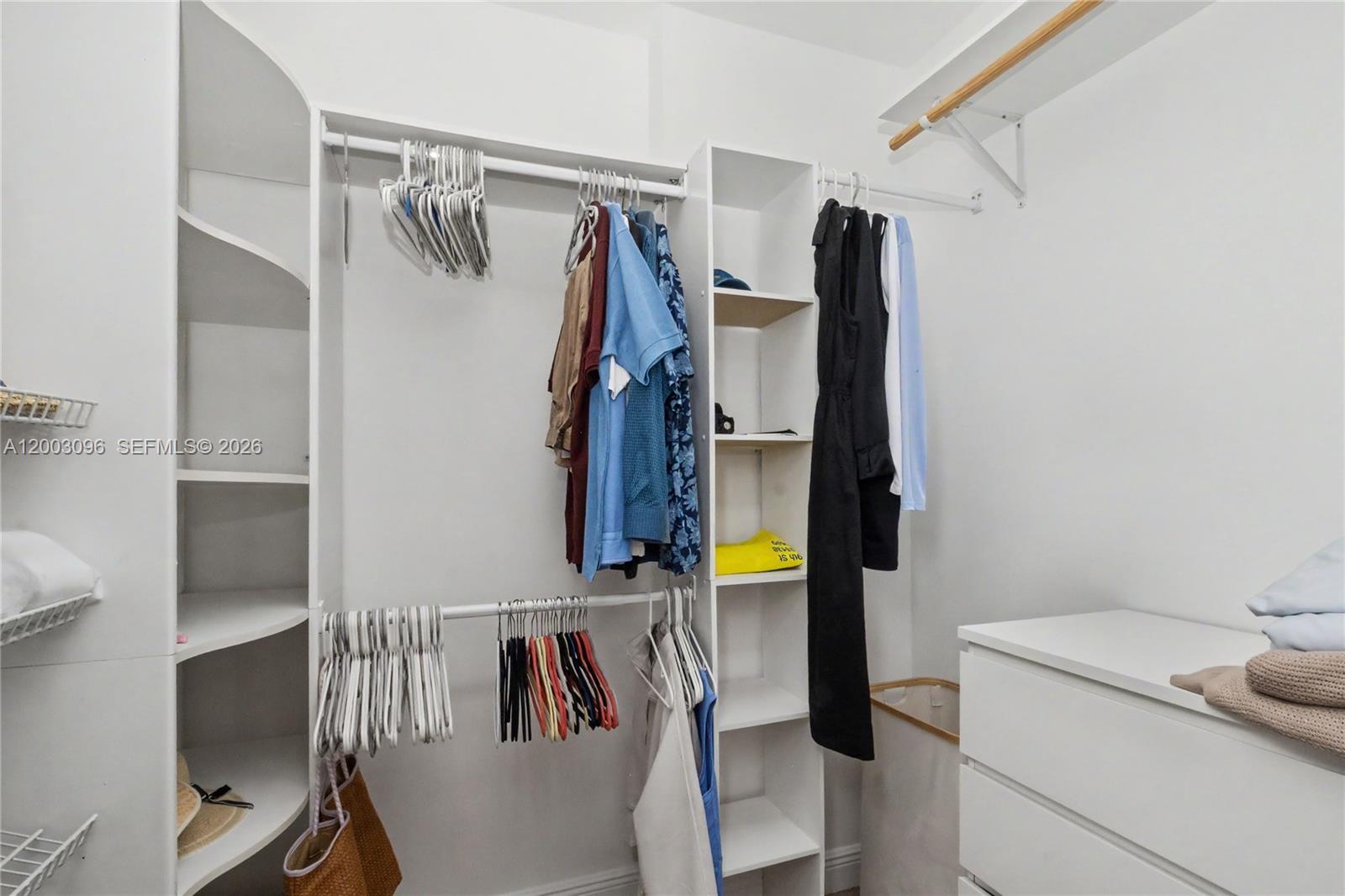 LEXI CONDO - Residential