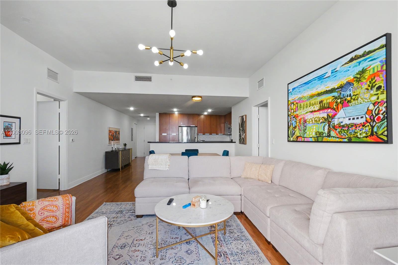 LEXI CONDO - Residential