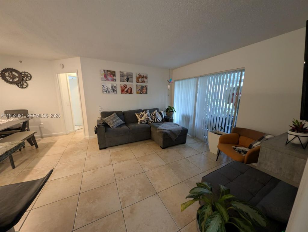 Photo of 430 S Park Rd #3-108, Hollywood, FL 33021 (MLS # A11952081)