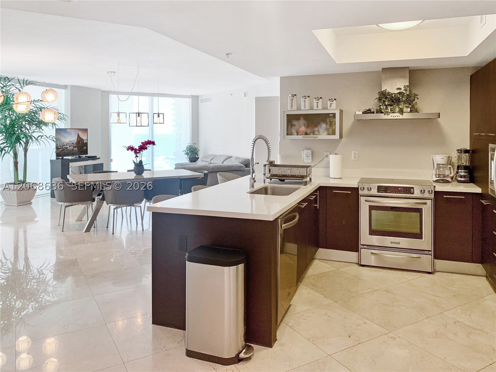 150 Sunny Isles Blvd 1-906
