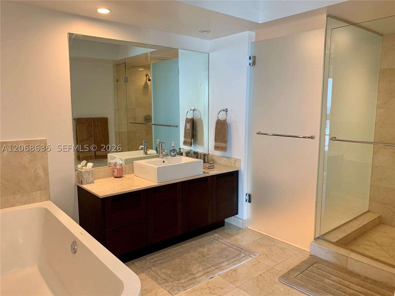 150 Sunny Isles Blvd 1-906