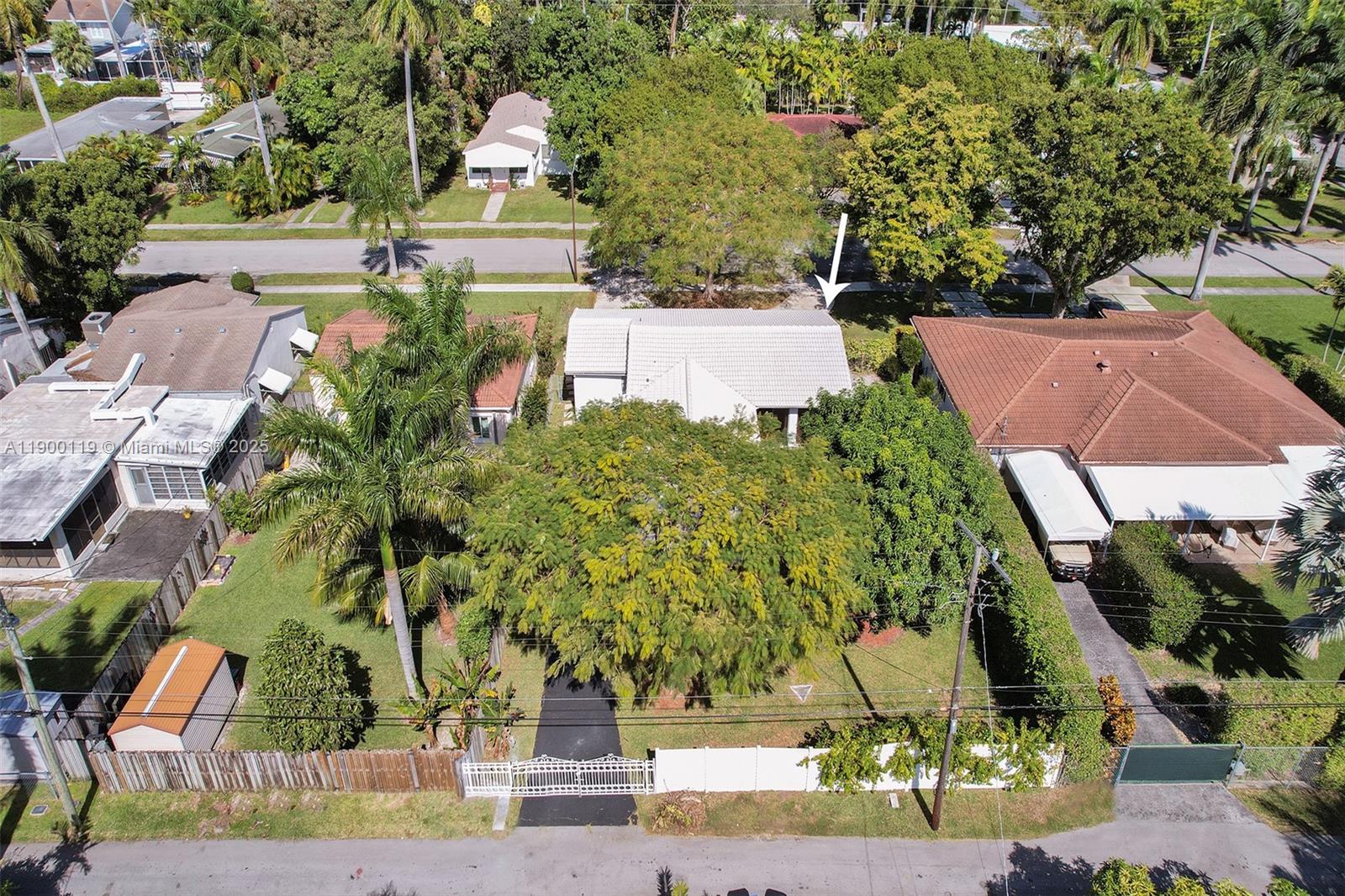 HOLLYWOOD LAKES SEC - Residential Lease
