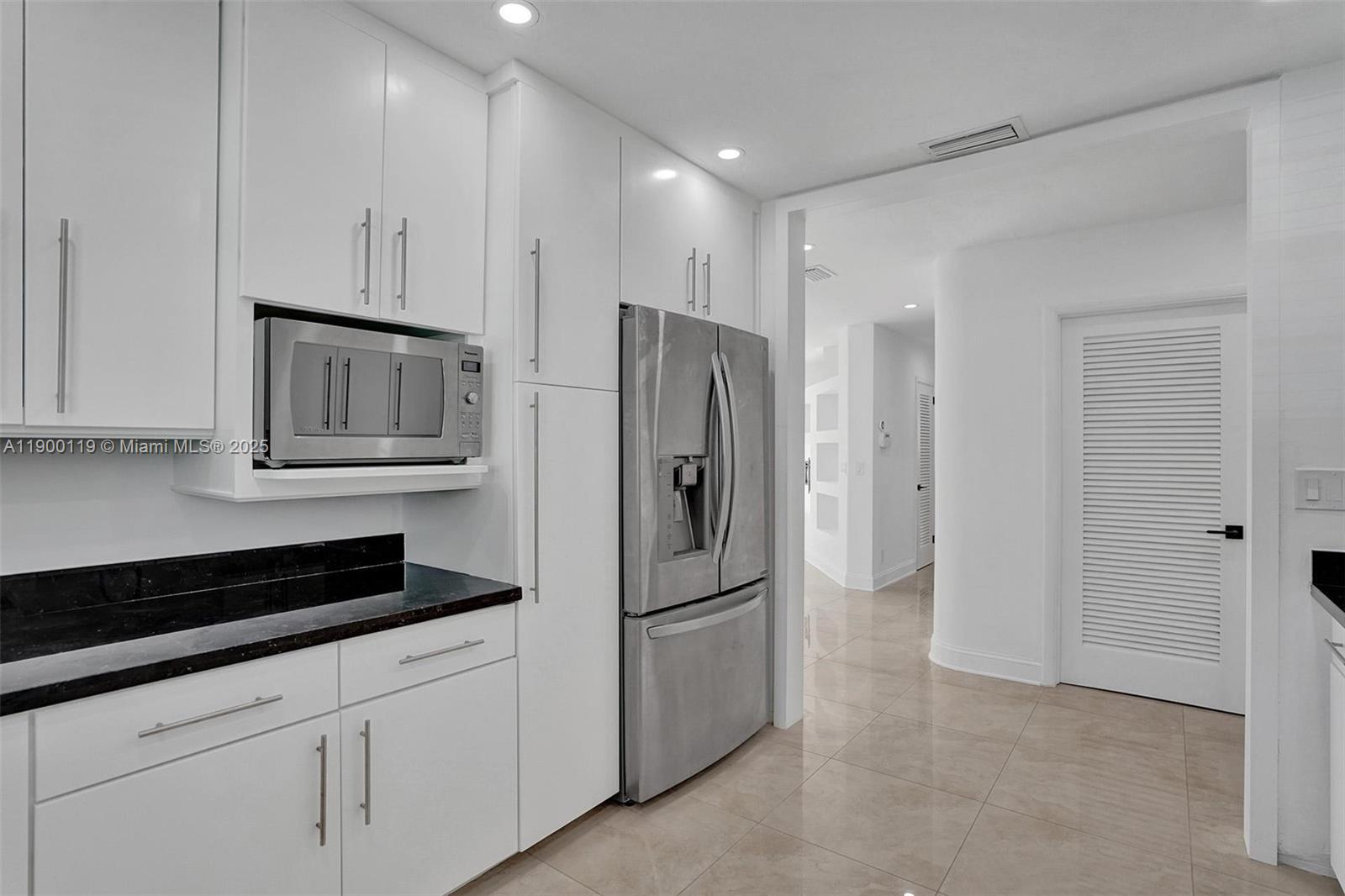 HOLLYWOOD LAKES SEC - Residential Lease