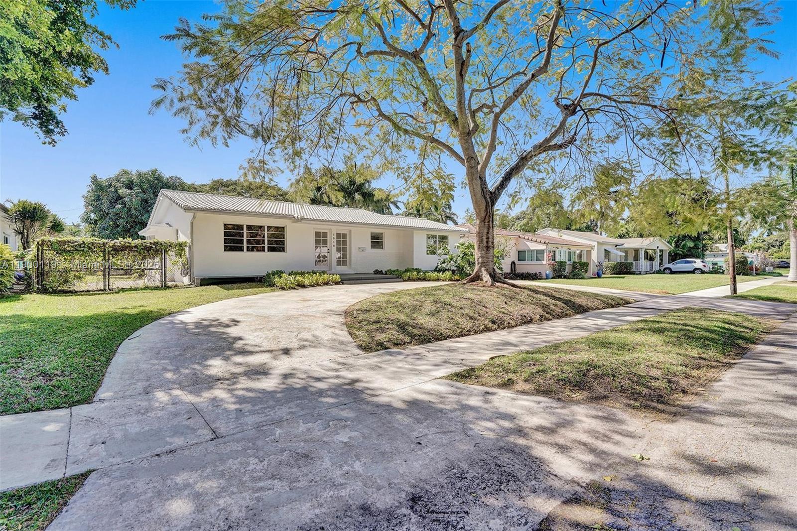HOLLYWOOD LAKES SEC - Residential Lease