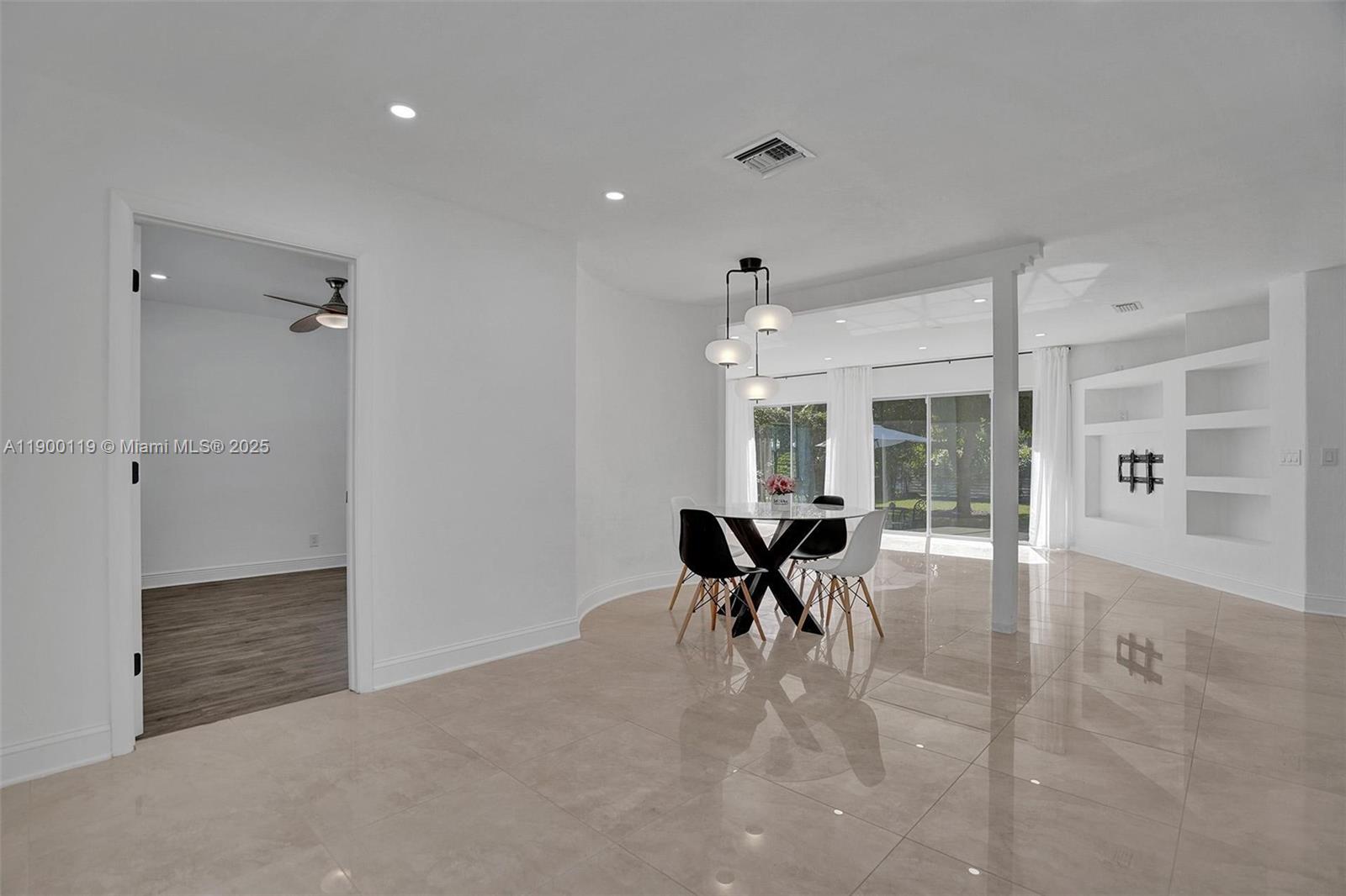 HOLLYWOOD LAKES SEC - Residential Lease