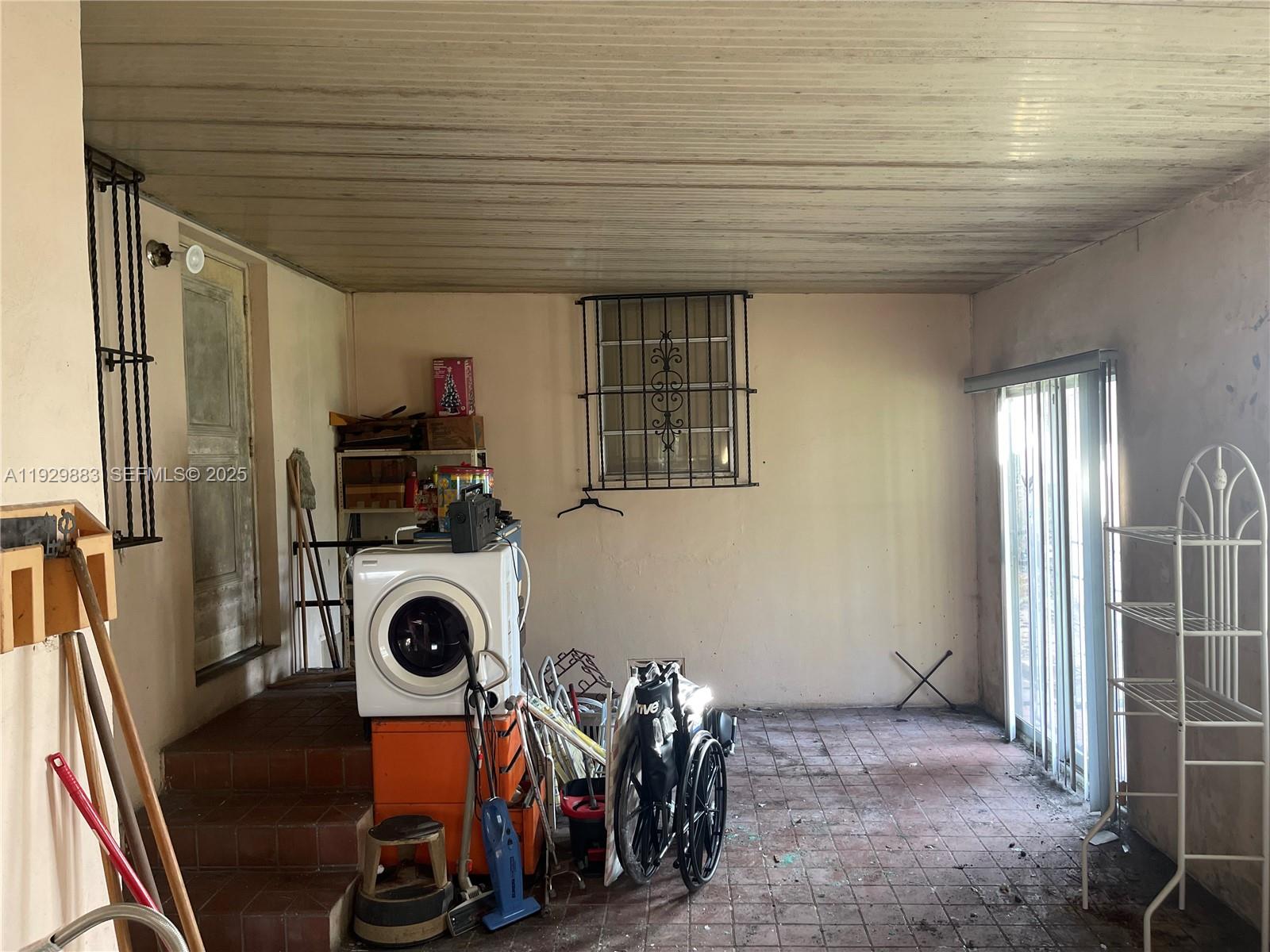 GRAPELAND CENTER - Residential