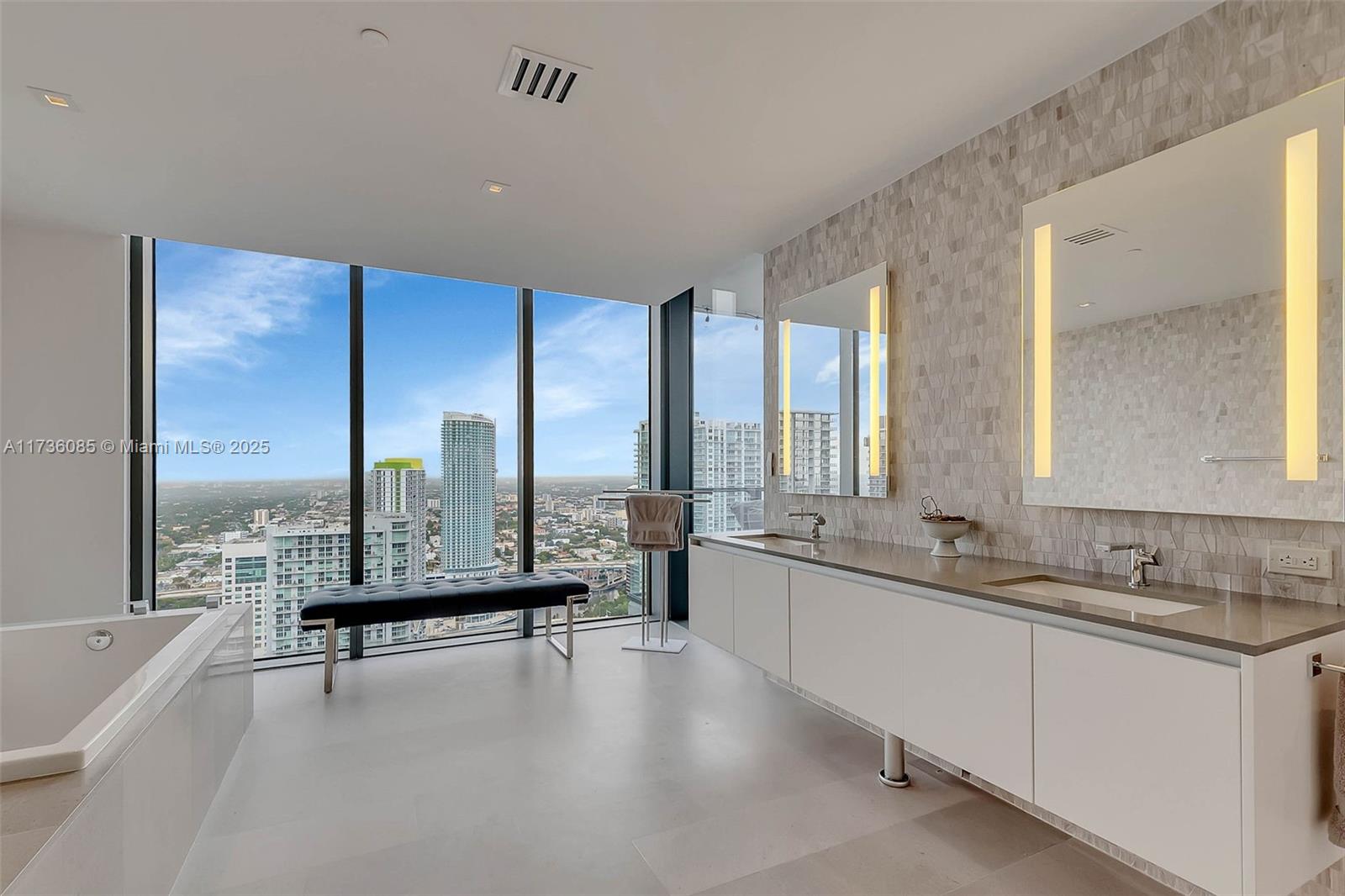 REACH CONDO - Residential