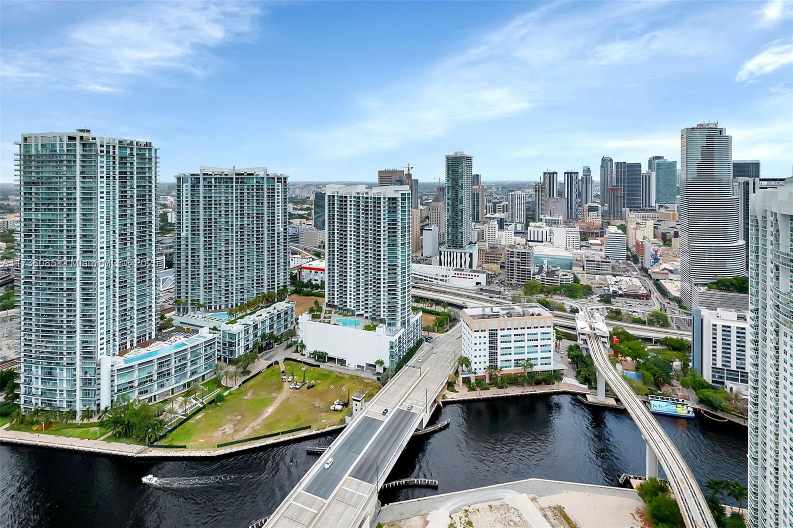 REACH CONDO - Residential