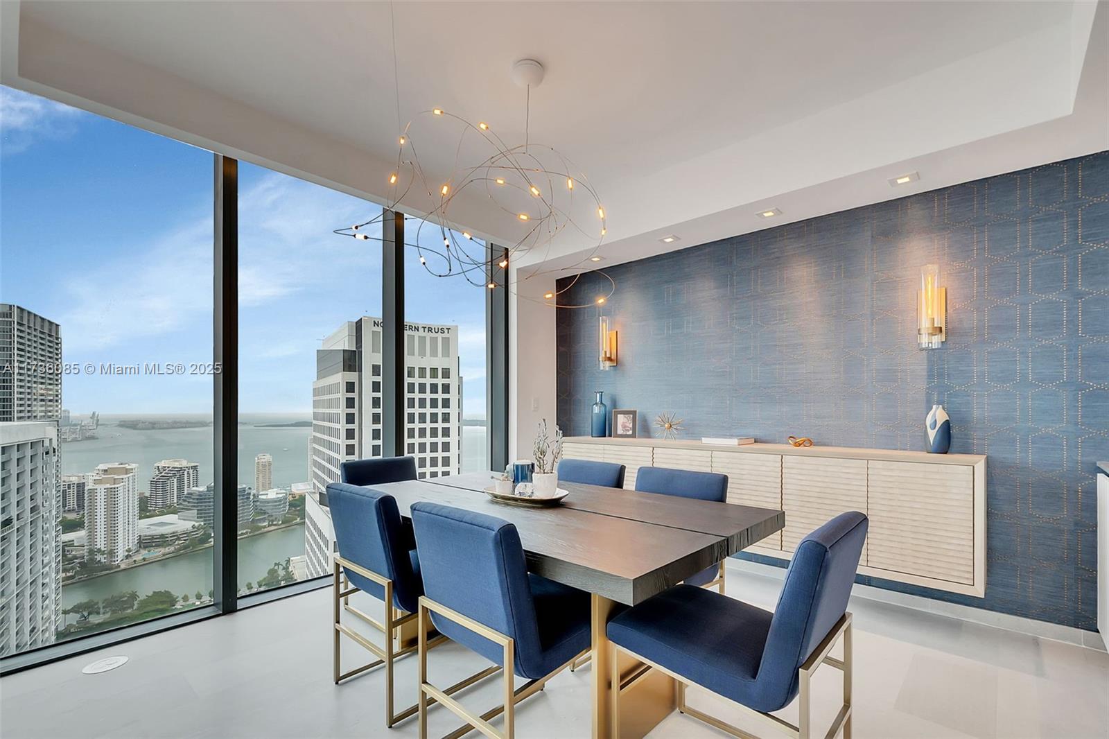 REACH CONDO - Residential