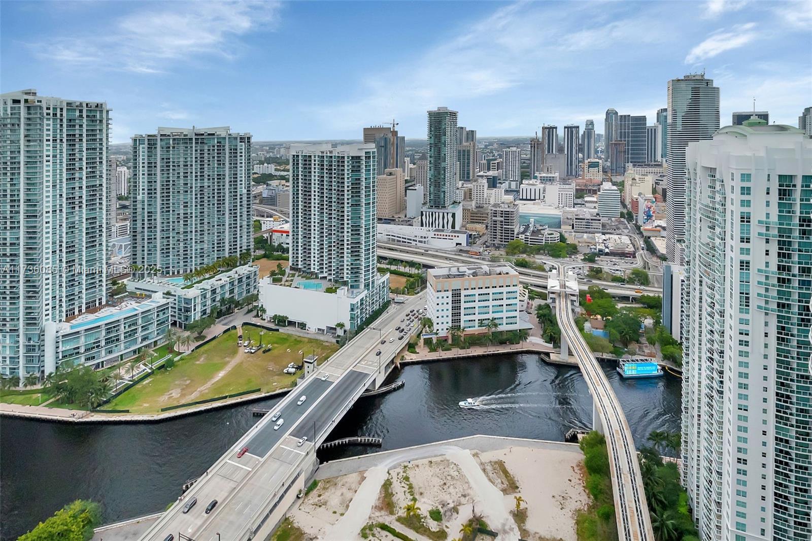 REACH CONDO - Residential