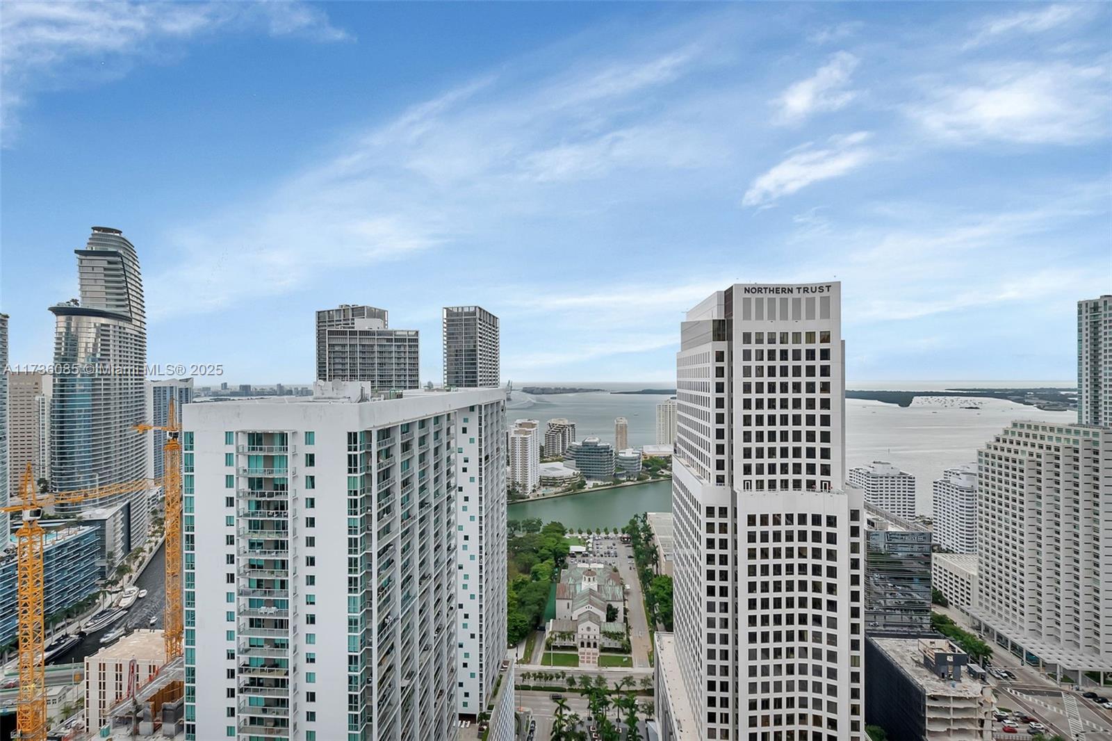 REACH CONDO - Residential