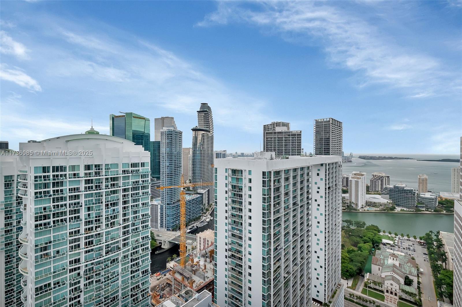 REACH CONDO - Residential