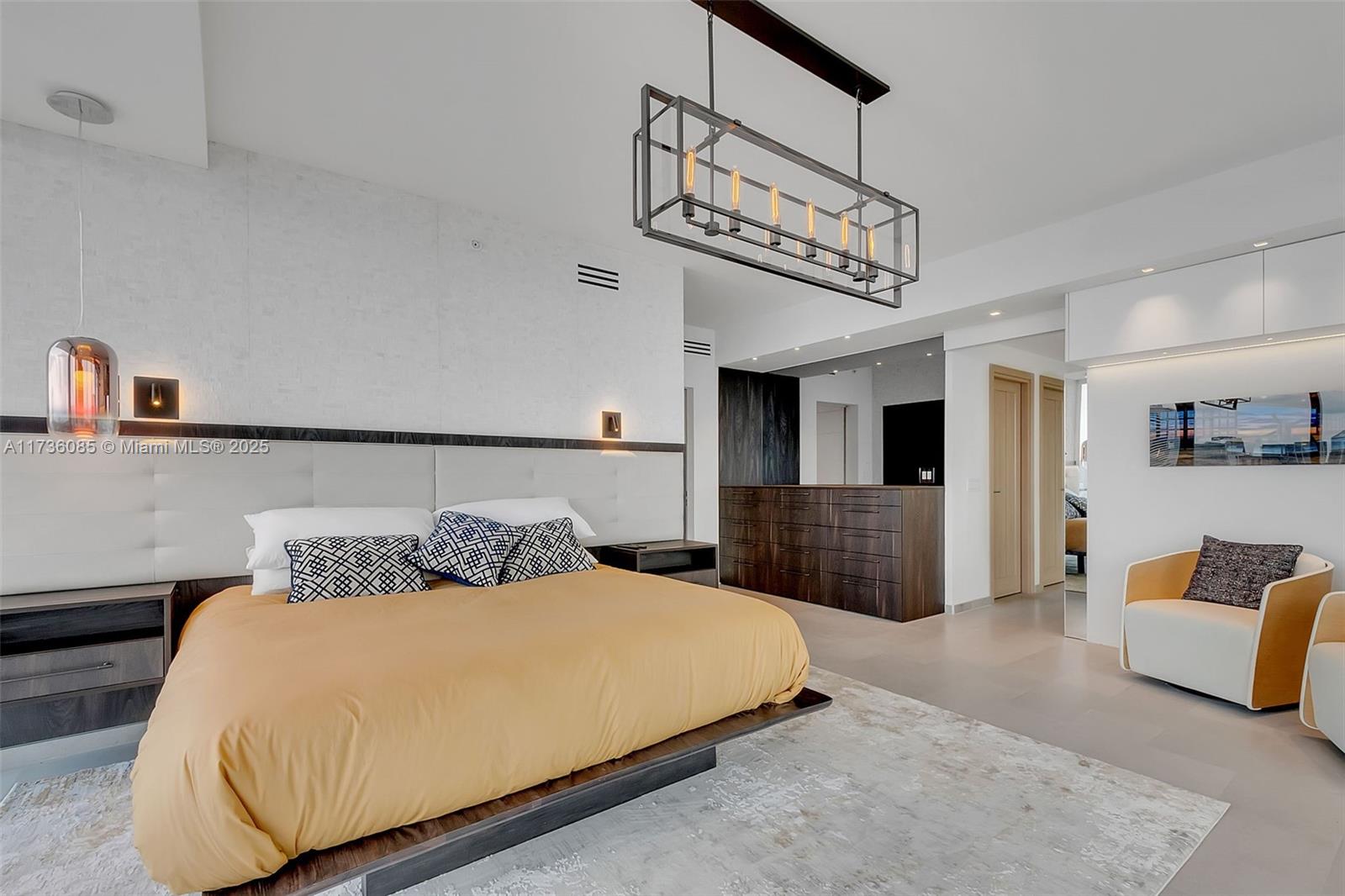 REACH CONDO - Residential