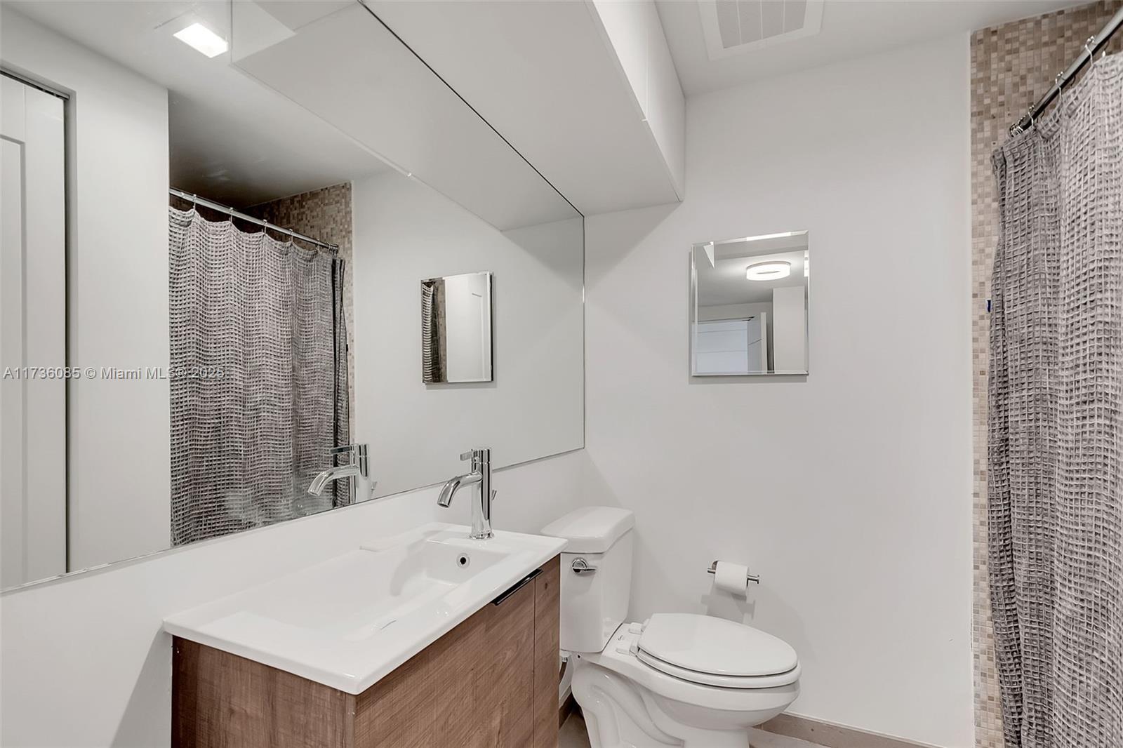 REACH CONDO - Residential