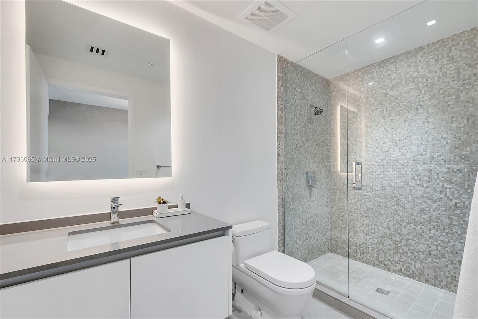REACH CONDO - Residential