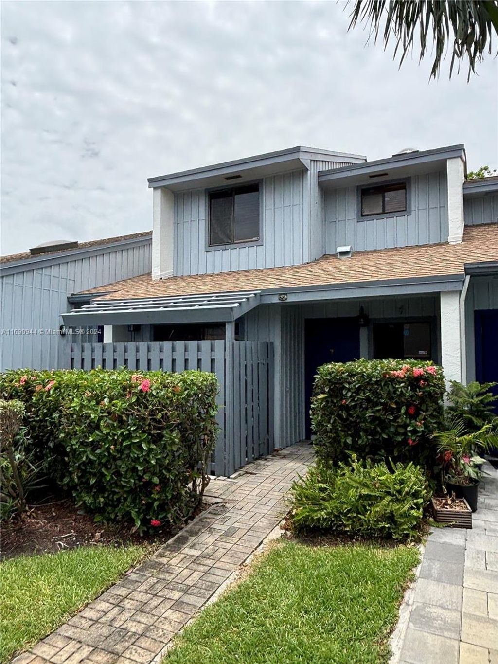 Photo of 1556 N 15th Ter #1556, Hollywood, FL 33020 (MLS # A11690944)