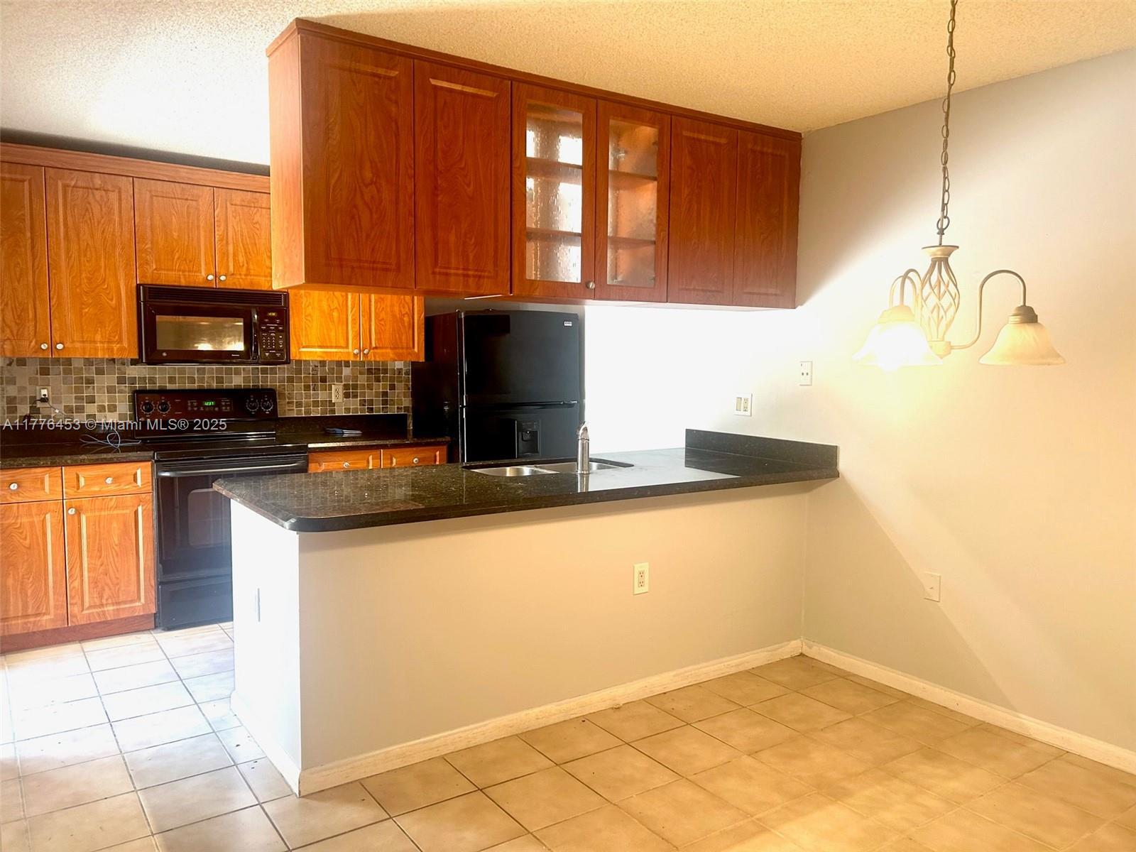 CHALET 4 2 - Residential Lease
