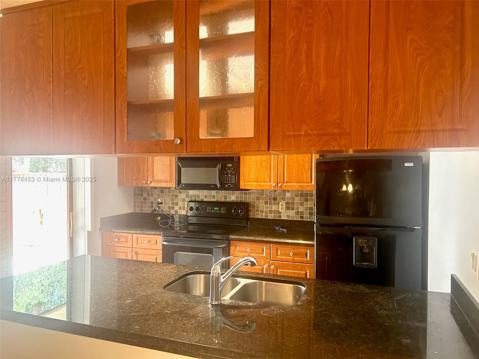 CHALET 4 2 - Residential Lease