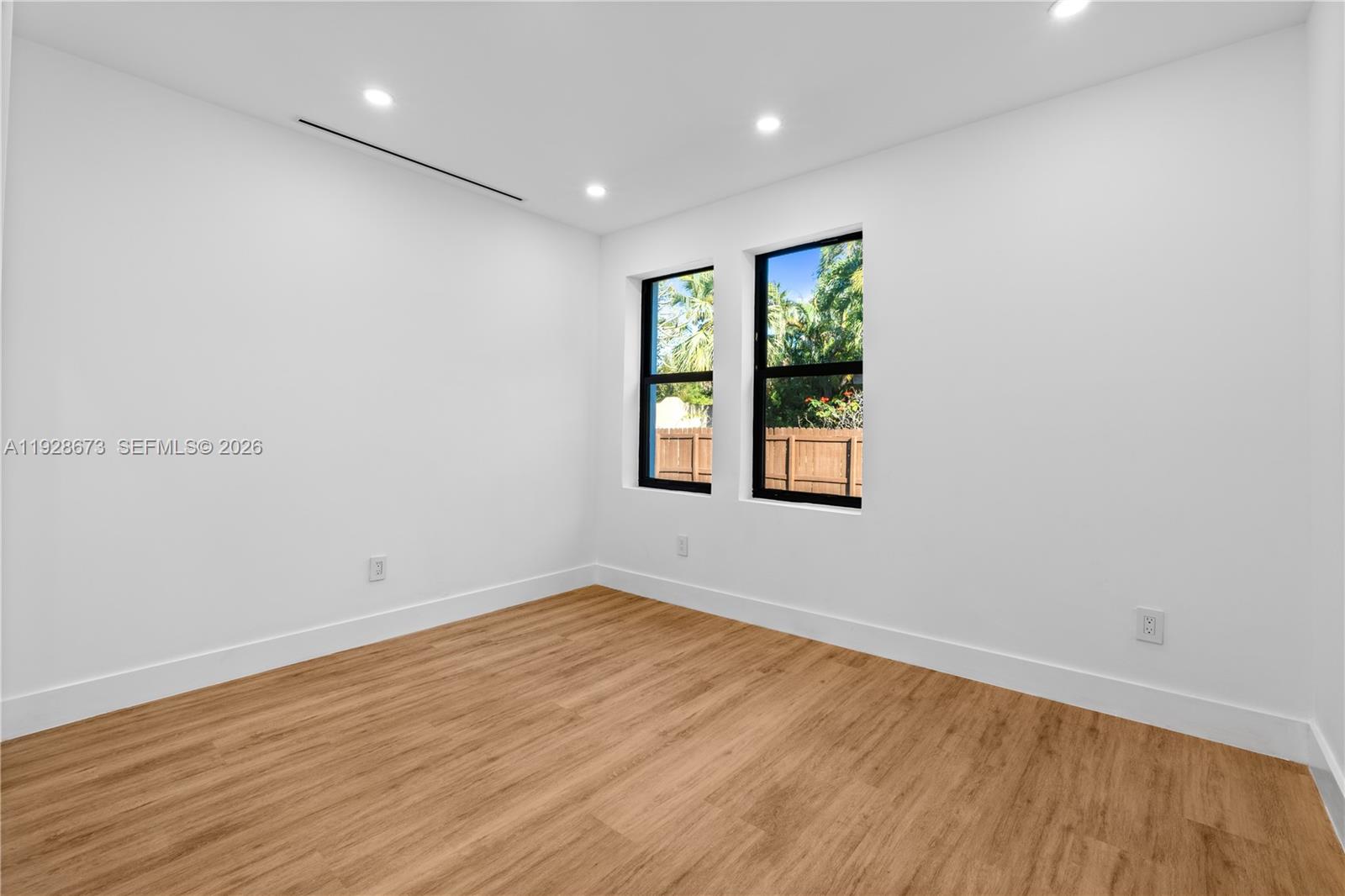 GRIFFING BISCAYNE PARK ES - Residential