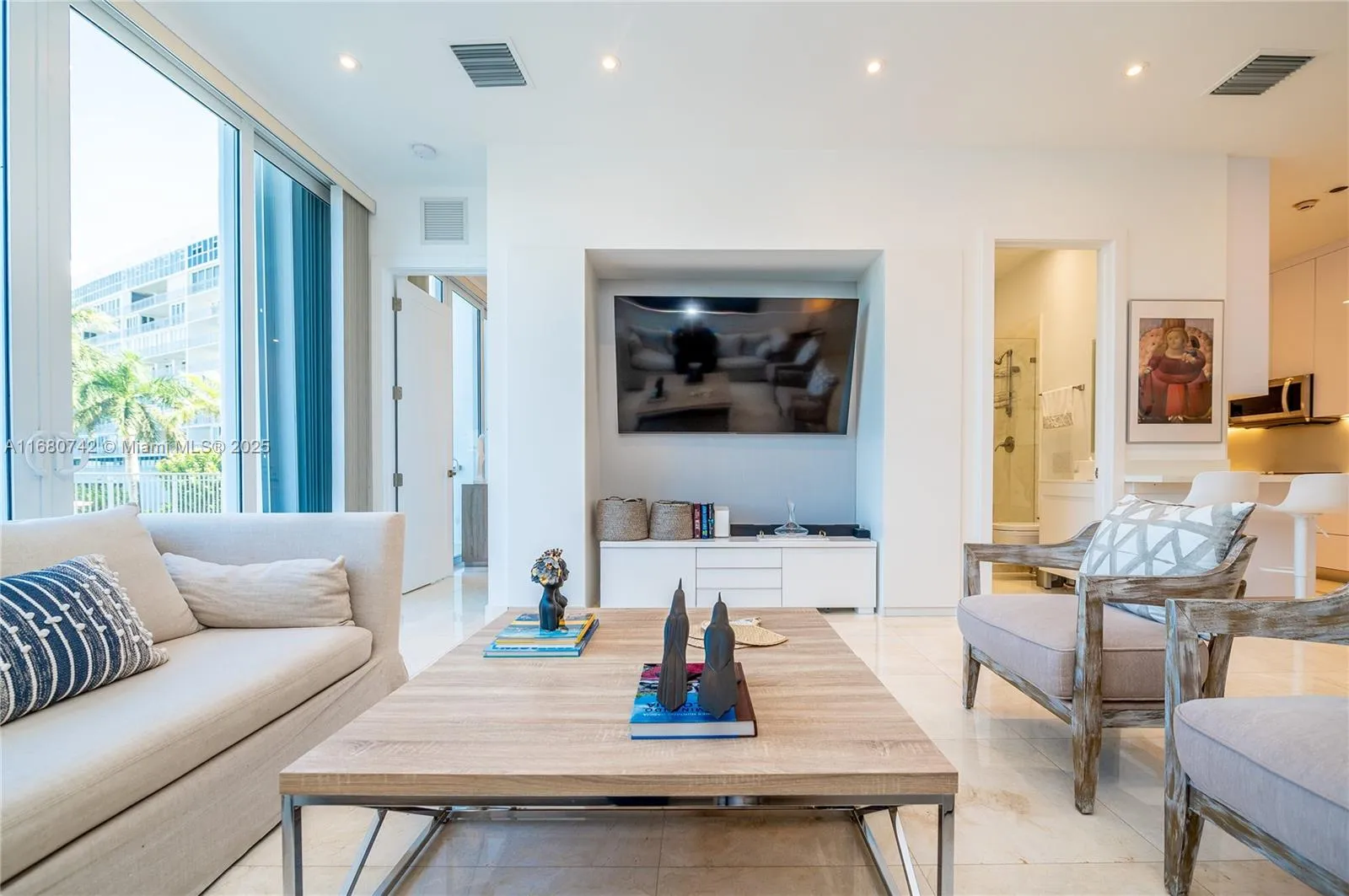 Key Biscayne, Florida 33149, United States, 1 Bedroom Bedrooms, ,2 BathroomsBathrooms,Residential,Active,37451