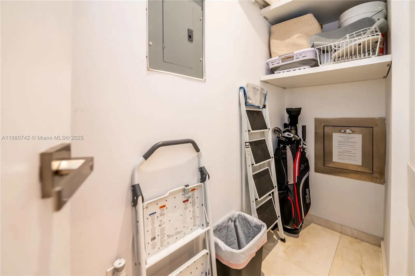 Key Biscayne, Florida 33149, United States, 1 Bedroom Bedrooms, ,2 BathroomsBathrooms,Residential,Active,37451